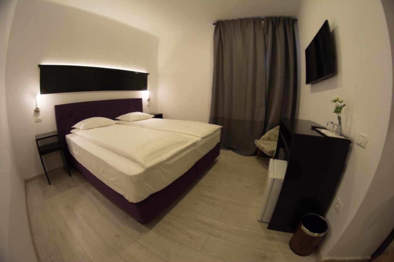 Casa Branga Bed & Breakfast Дева Екстериор снимка
