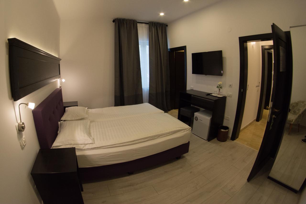 Casa Branga Bed & Breakfast Дева Екстериор снимка